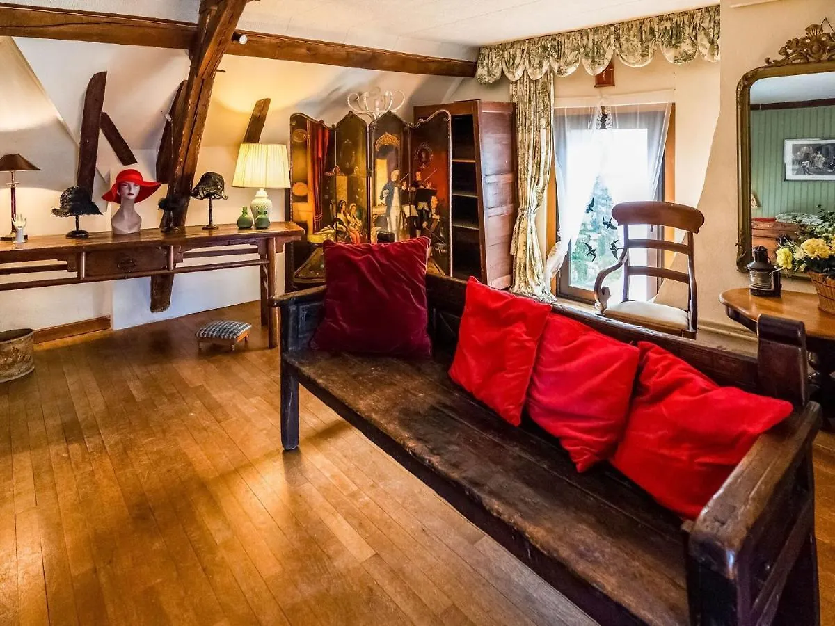 فيلا Beautiful Castle In Le Veurdre With Private Pool 0*,  فرنسا