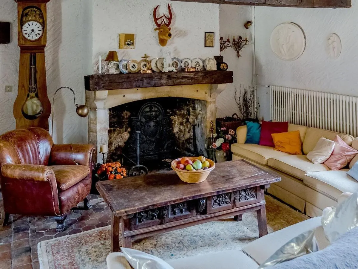 بيت للعطل فيلا Beautiful Castle In Le Veurdre With Private Pool فرنسا
