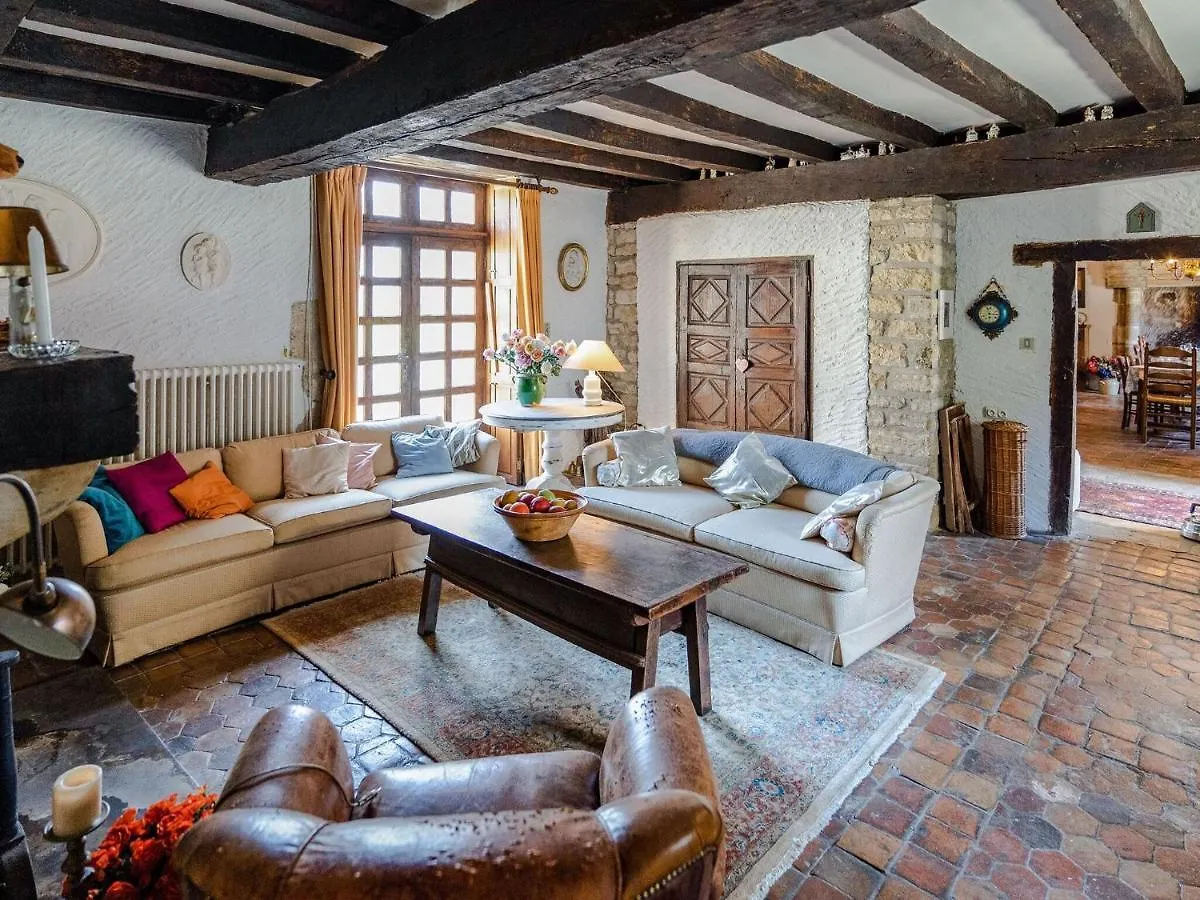فيلا Beautiful Castle In Le Veurdre With Private Pool 0*,
