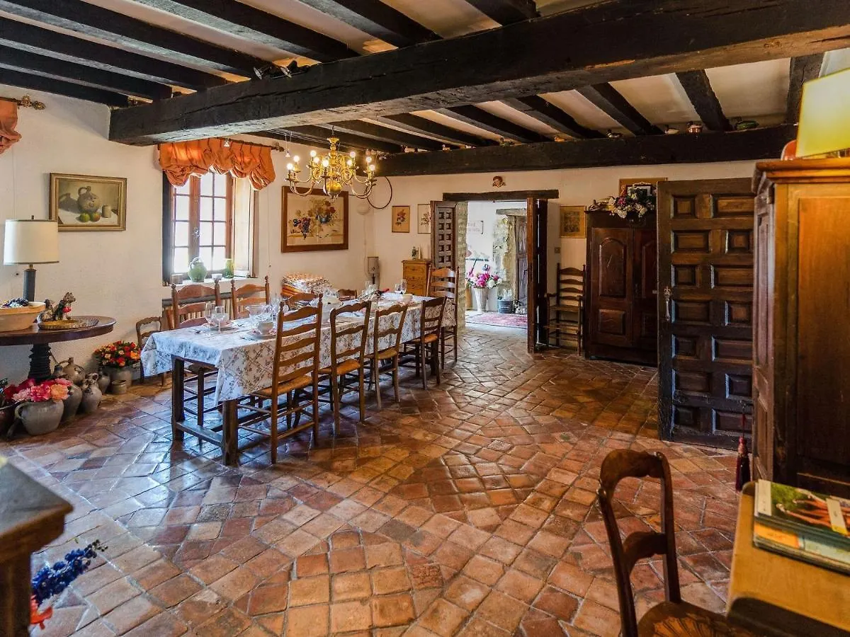 فيلا Beautiful Castle In Le Veurdre With Private Pool فرنسا
