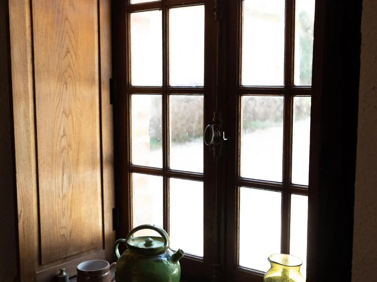 فيلا Beautiful Castle In Le Veurdre With Private Pool 0*,  فرنسا