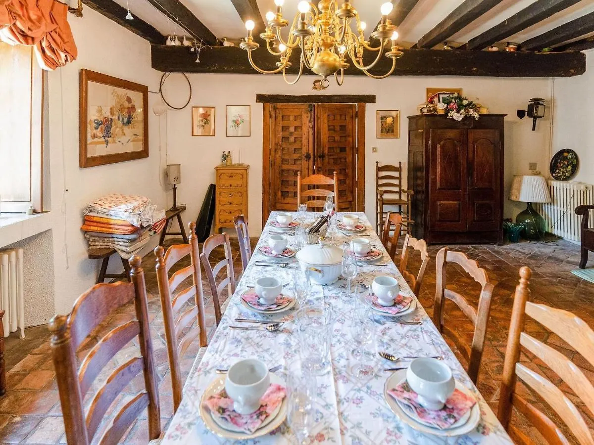 Holiday home Beautiful Castle In Le Veurdre With Private Pool Villa